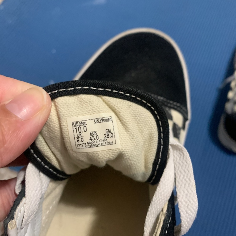VANS - Picture 5 of 6